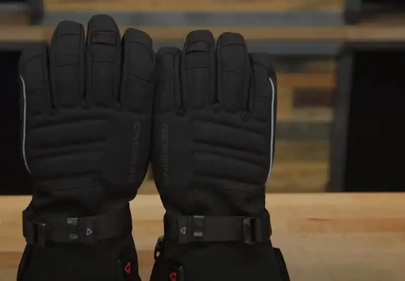 An image explaining about the sizing and fir of the Gerbing 7V S7 Battery Heated Gloves